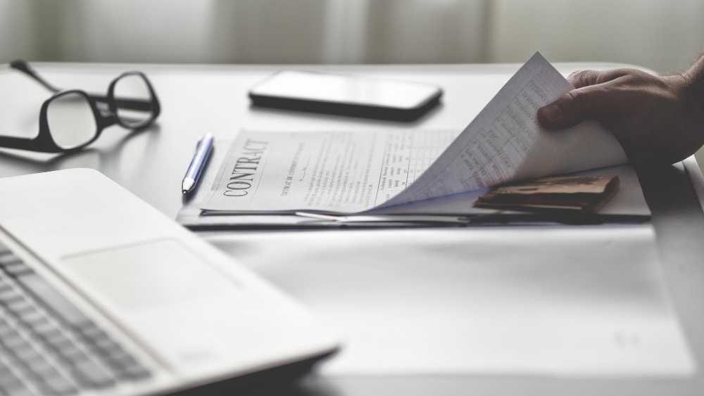 Негаторный иск: теория и практика применения