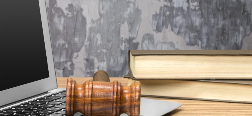 laptop mallet table 1